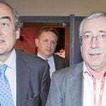 Toxo, con el presidente de la CEOE, Juan Rosell, que fue increpado varias veces