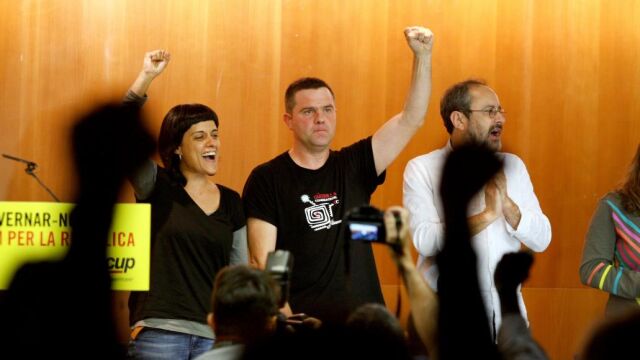 Josep Manel Busqueta junto a Anna Gabriel y Antonio Baños, en una imagen de archivo