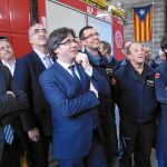 Puigdemont visitó ayer las obras de remodelación del parque de bomberos voluntarios de Alp