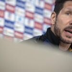 El entrenador del Atlético de Madrid Diego Simeone durante la rueda de prensa previa al entrenamiento del equipo para el partido de vuelta de las semifinales de la Copa del Rey