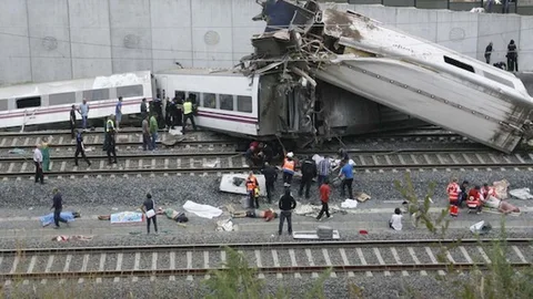 Imagen del accidente de Alvia, en julio de 2013.