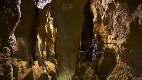 Cueva de El Sidrón, donde se halló la mejor colección de huesos de Neardentales de la Península Ibérica.