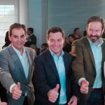 El candidato del PP-A, Juanma Moreno, junto al cabeza de lista popular por Córdoba José Antonio Nieto, entre otros, ayer en el acto celebrado en la provincia cordobesa / Foto: EP