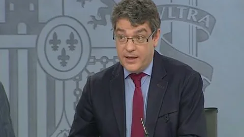 El ministro de Energía, Álvaro Nadal, comparece tras el Consejo de Ministros.