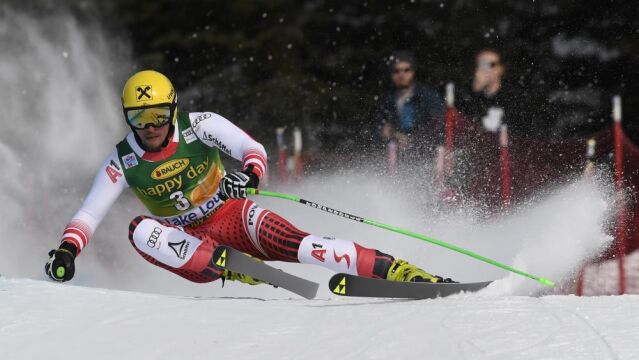 Espectacular imagen de Max Franz durante la prueba celebrada en Lake Louise