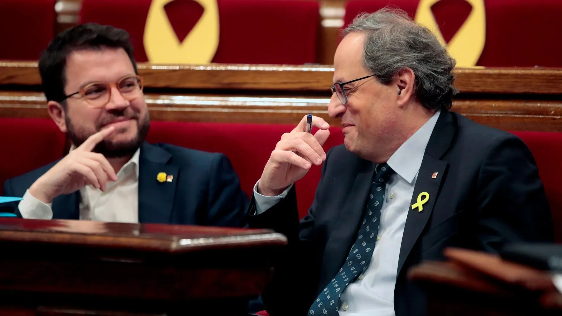 El presidente de la Generalitat, Quim Torra (d), y su vicepresidente, Pere Aragonés