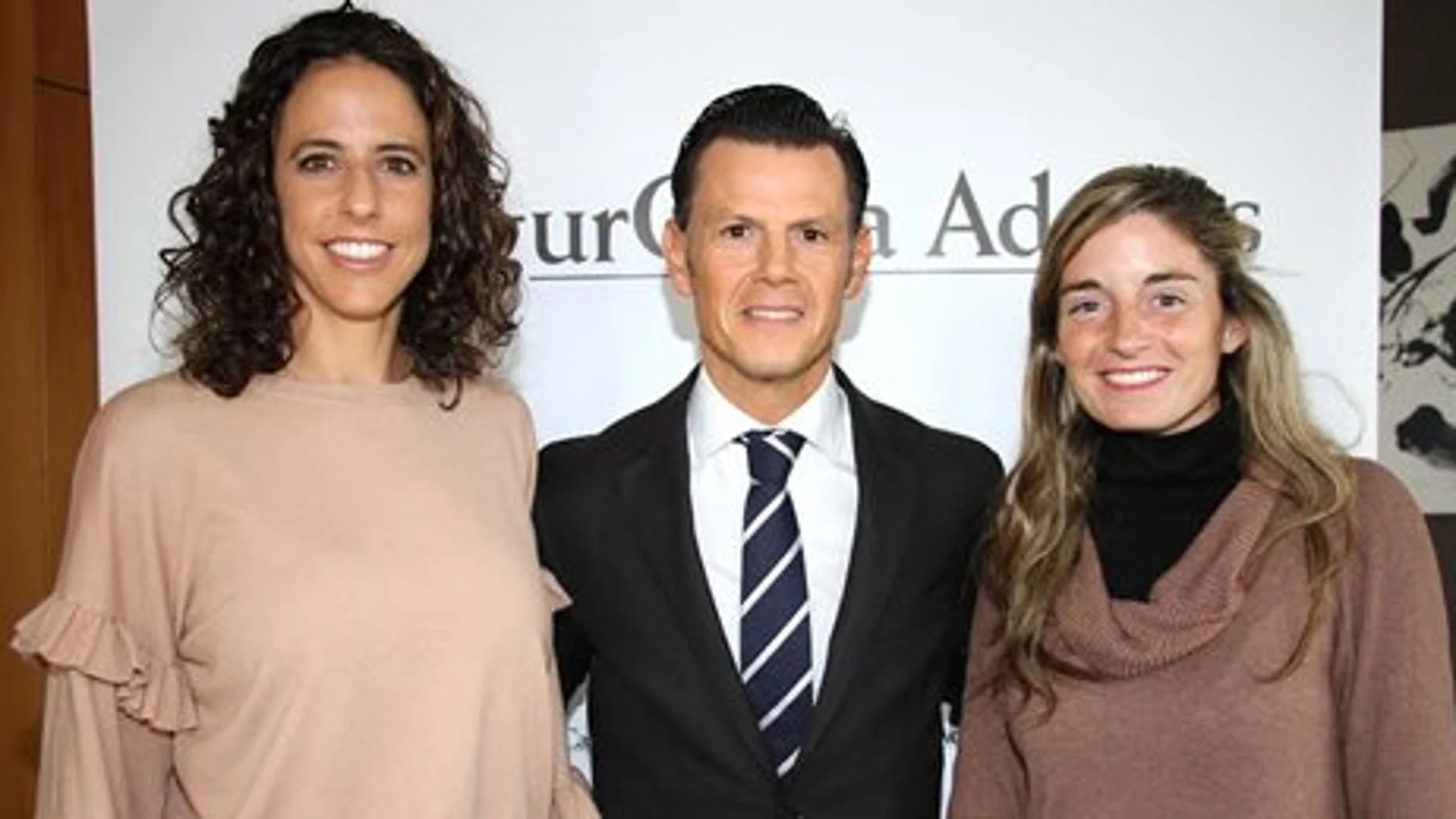 Patrocinio adeslas alejandra salazar y marta marrero