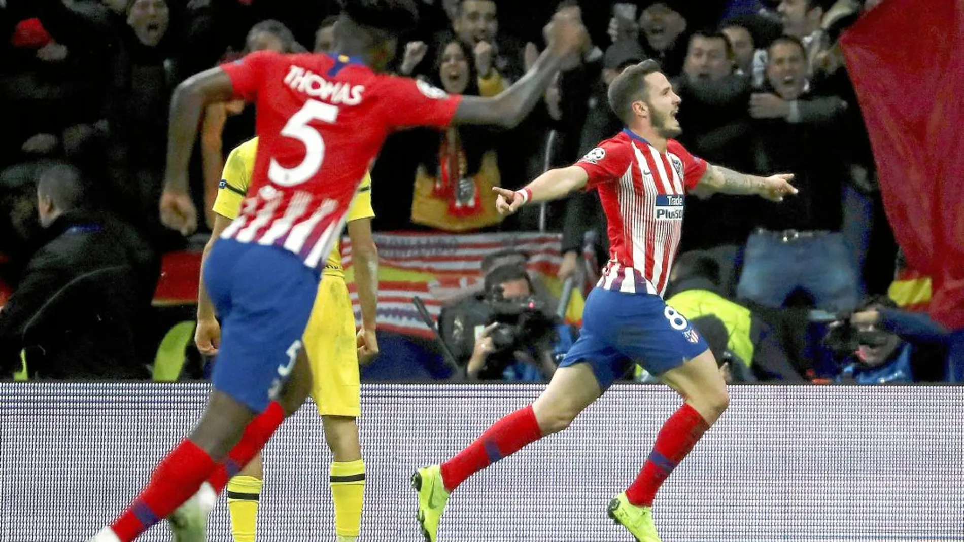 Saúl celebra el tanto con que el Atlético abrió el marcador ante el Dortmund / Efe