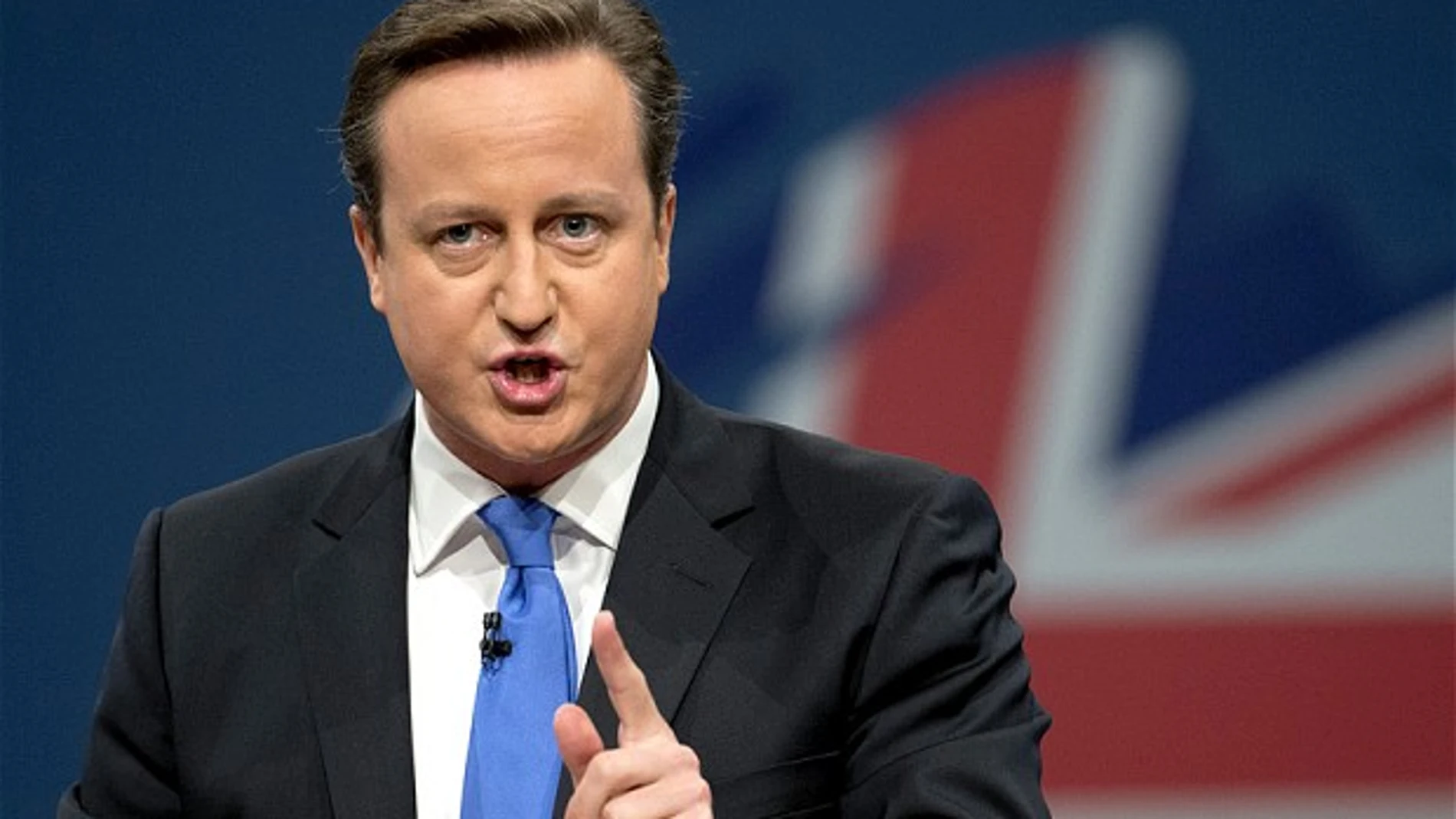 Cameron critica la burocracia y las órdenes de Bruselas