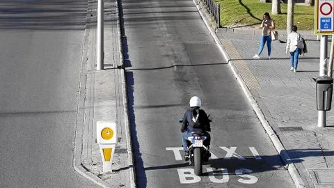 El cruce del carril central al lateral de Castellana es una maniobra en la que el carril bus queda en el ángulo muerto de los vehículos