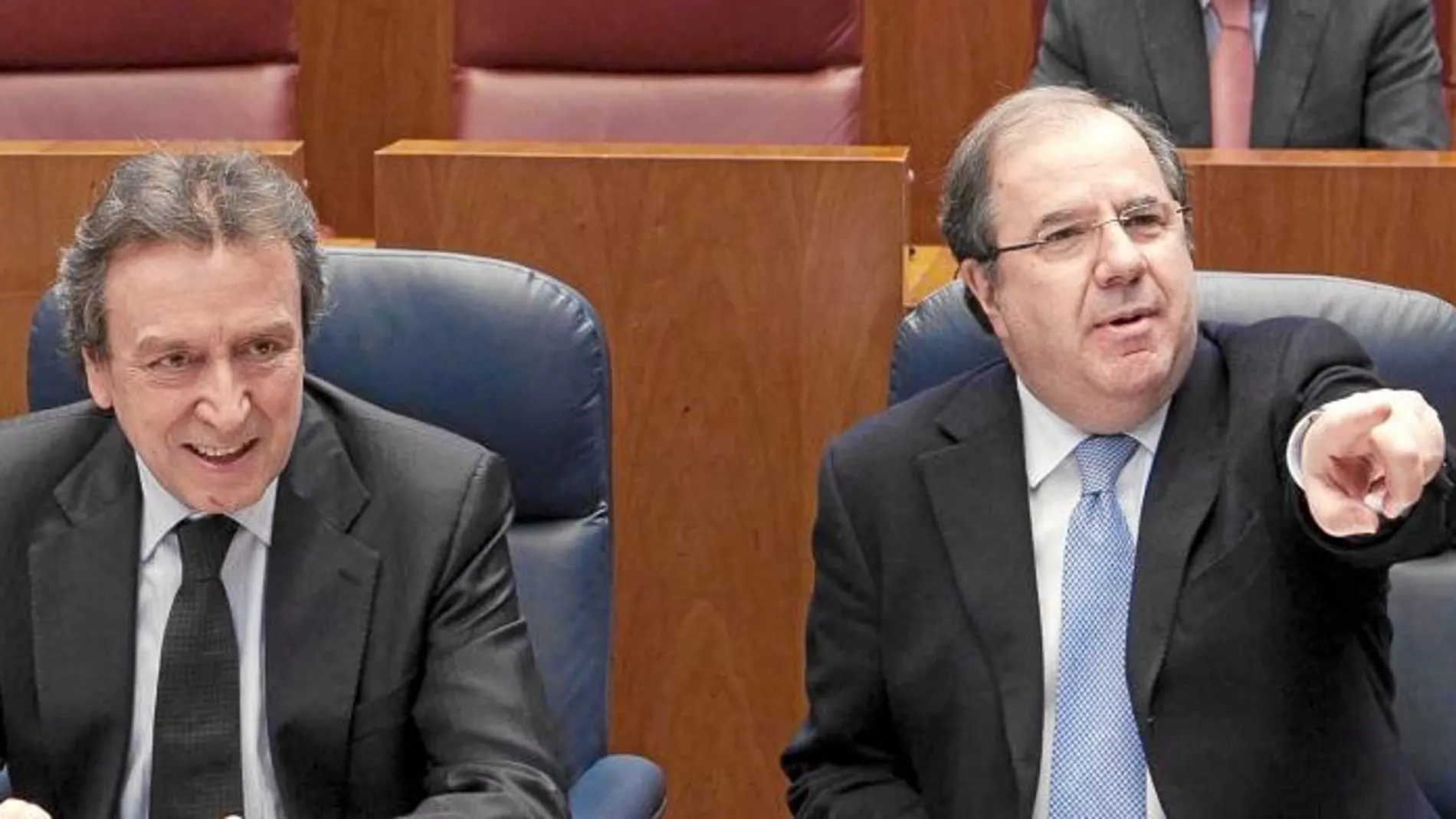 El PP, el PSOE, IU y UPL plantan cara juntos por una mejor financiación