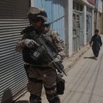 Un guardia civil en las calles de Qala i Naw (Afganistán)