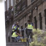 Agentes del Tedax explosionando una bomba en Madrid