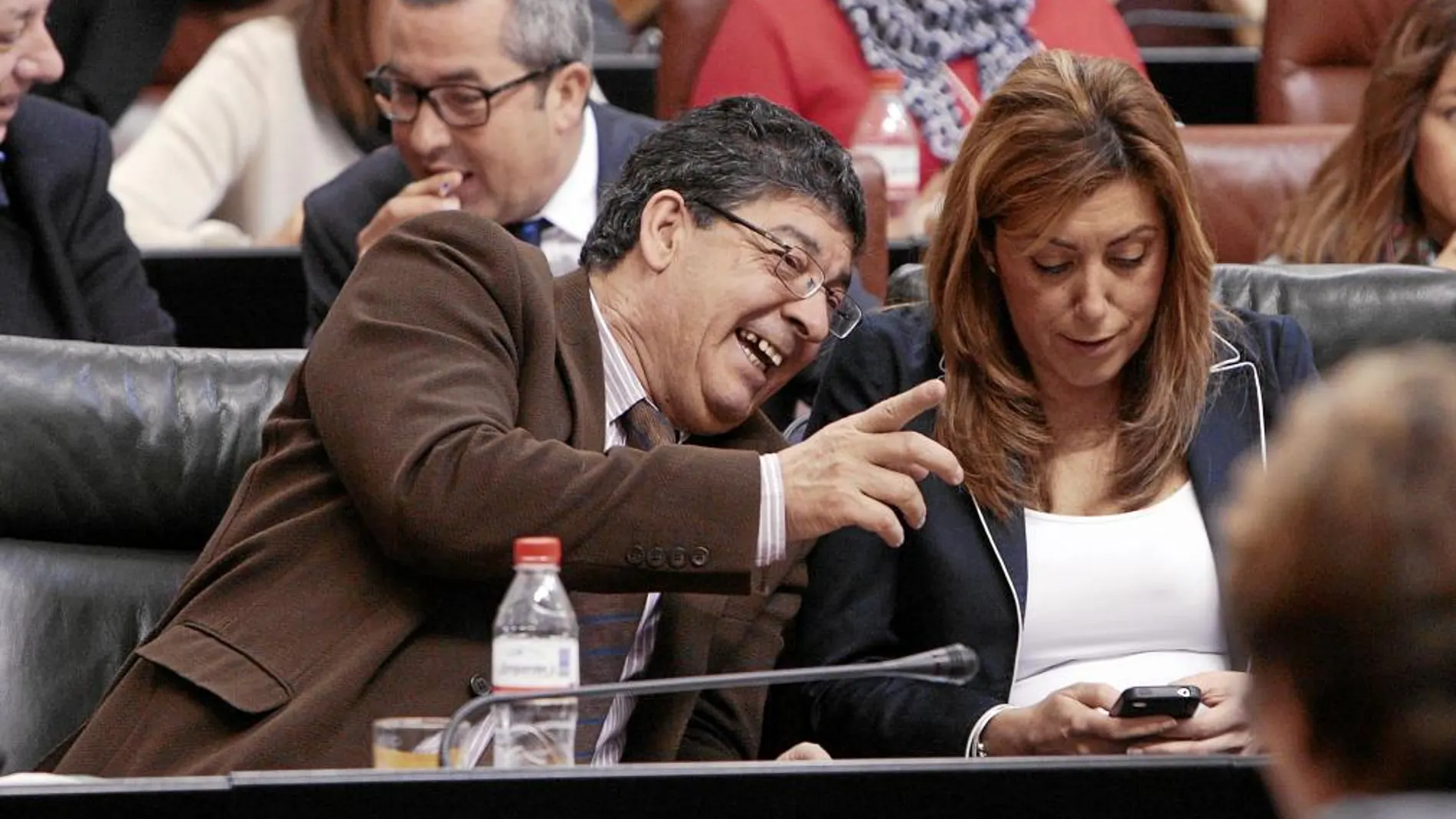 Diego Valderas y Susana Díaz se refirieron ayer en distinto tono a la reforma de la ley de la RTVA