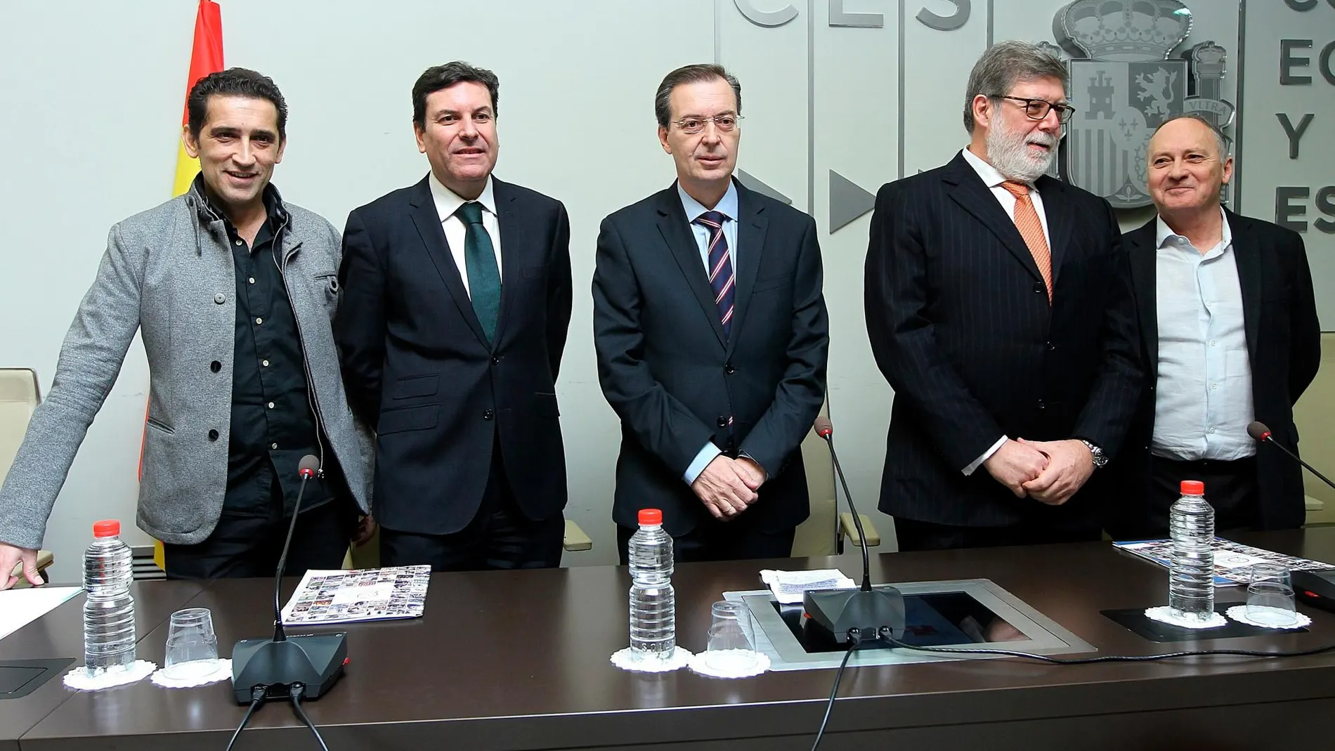 El consejero Fernández Carriedo junto a Germán Barrios, Santiago Aparicio, Vicente Andrés y Faustino Temprano en una imagen de archivo