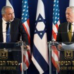 El ministro israelí de Defensa, Avigdor Lieberman y el secretario de Defensa estadounidense, James Mattis, ofrecen una conferencia de prensa en Tel Aviv