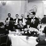 Teresa Cabarrús, aparece junto al poeta Federico García Lorca en un momento del banquete que dedicaron al poeta en el Hotel Majestic el 23 de diciembre de 1935