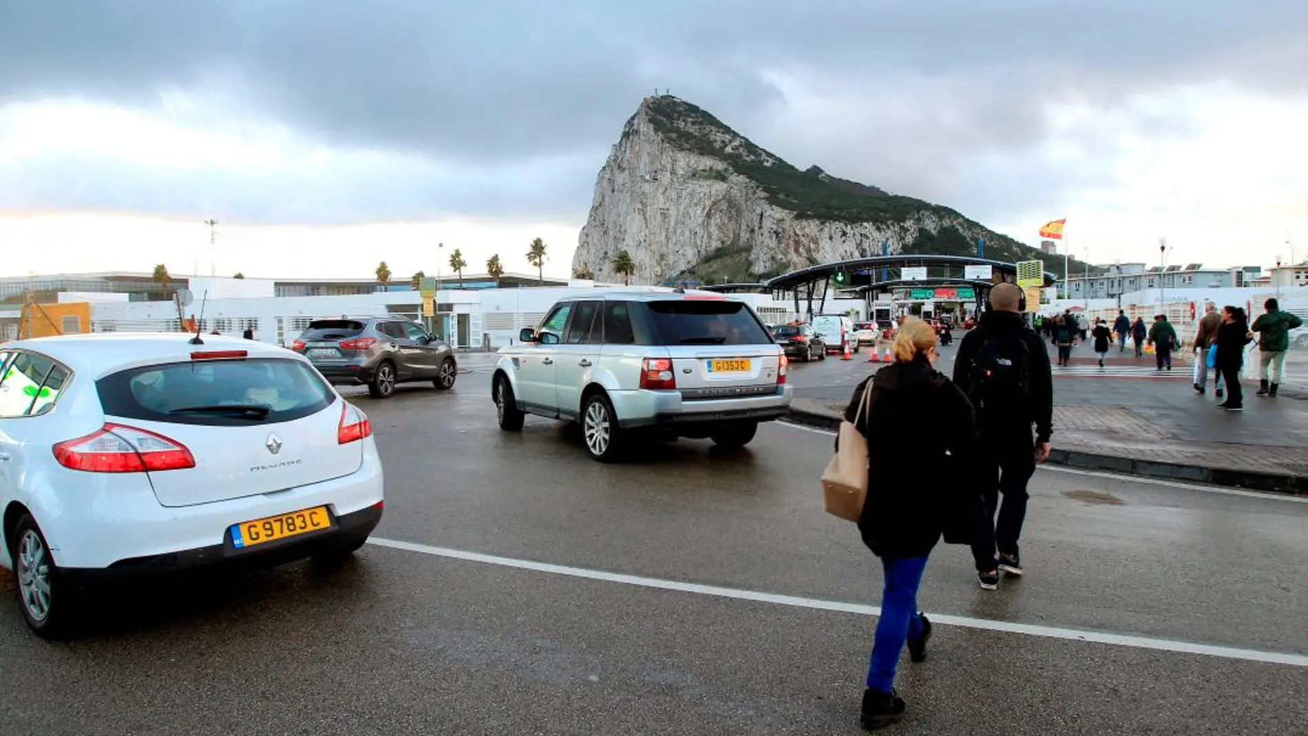 ¿Debe España bloquear el acuerdo sobre el Brexit si no se recogen sus peticiones sobre Gibraltar?
