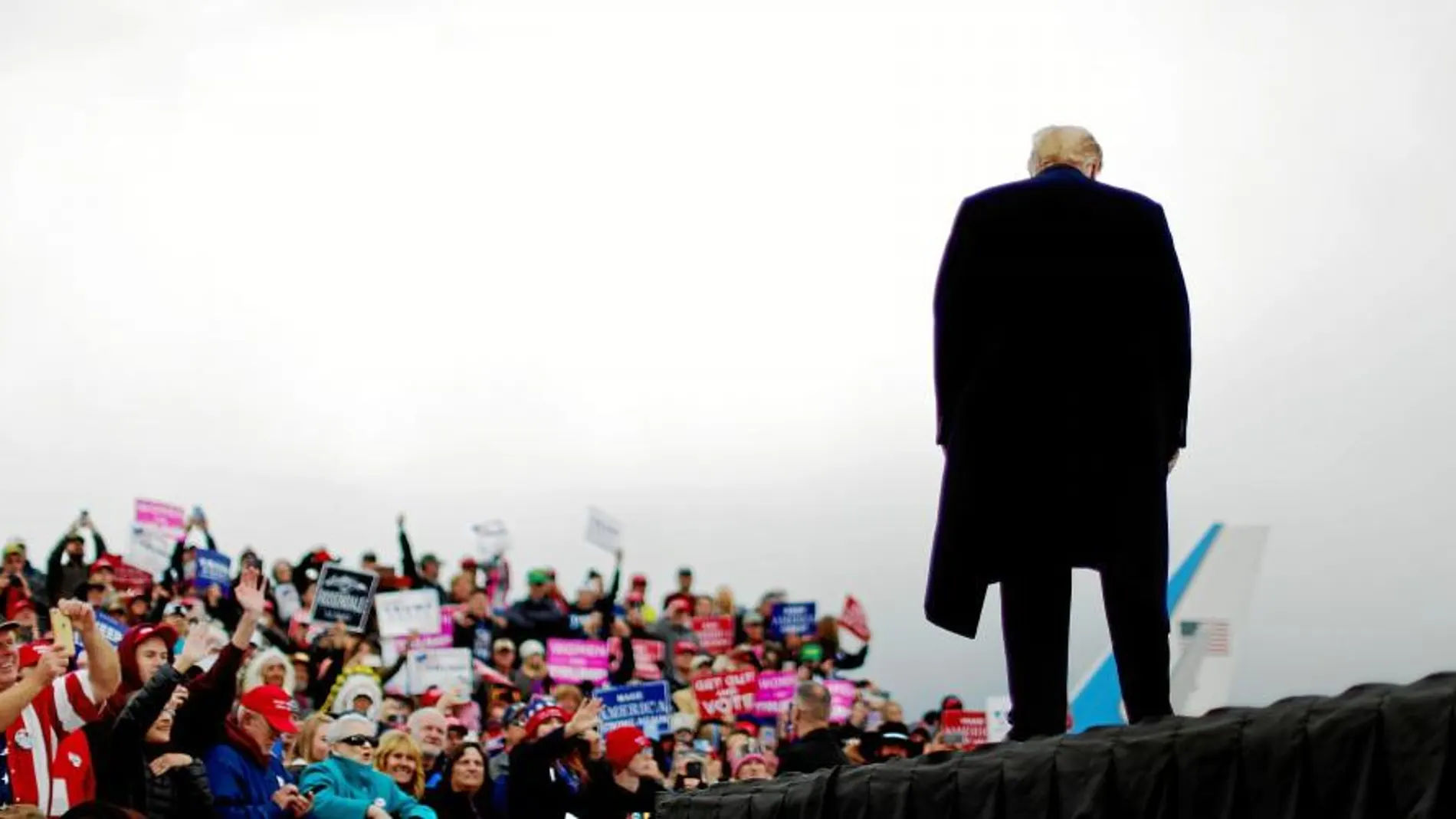 El presidente de EE UU, Donald Trump, ha multiplicado sus actos en campaña en la recta final. En la imagen, en un mitin en Montana el 3 de noviembre / Reuters