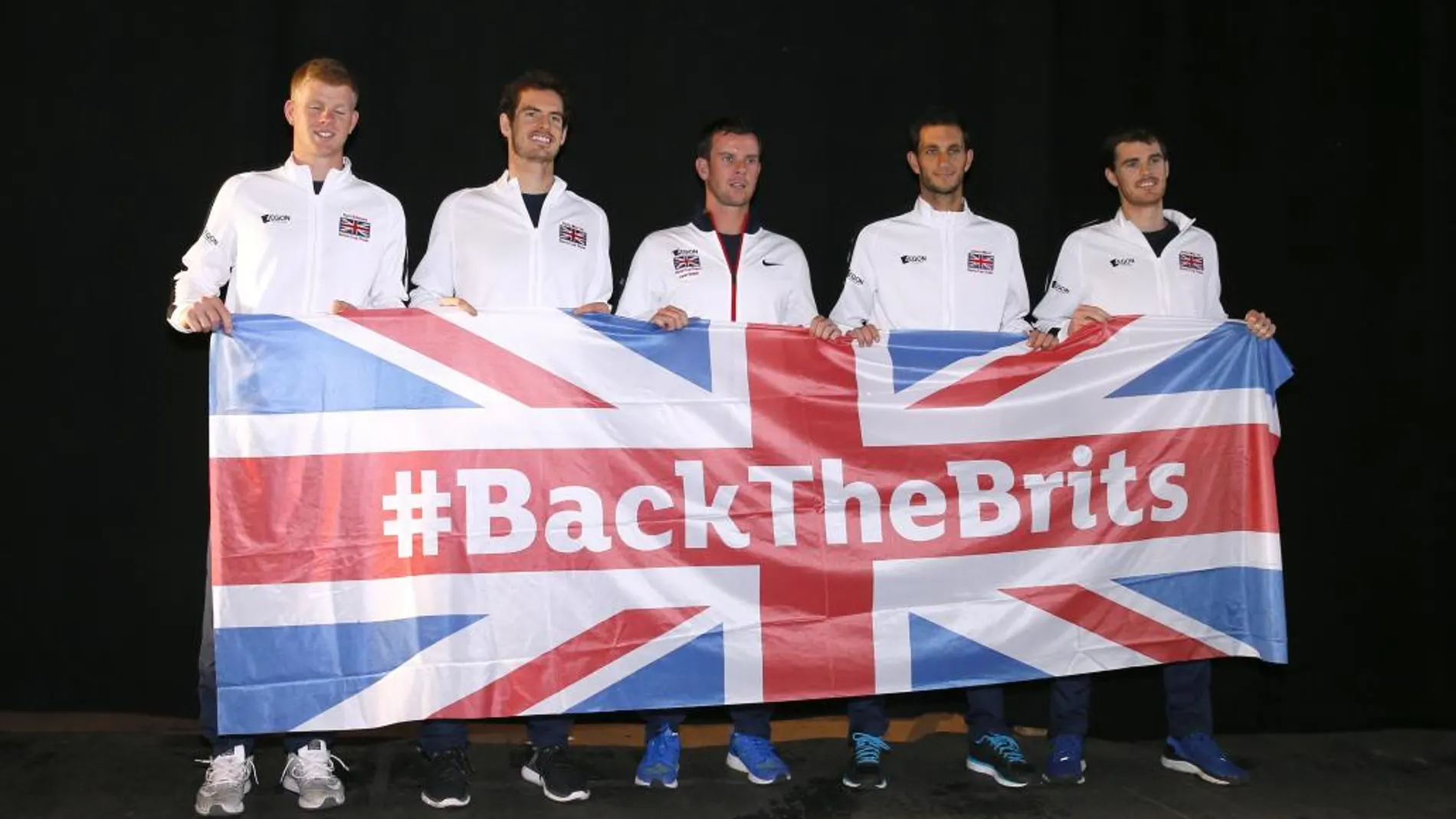 El equipo británico de tenis de Copa Davis: el capitán Leon Smith, en centro junto a Kyle Edmund, Andy Murray, James Ward y Jamie Murray