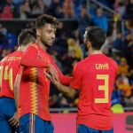 El centrocampista de la selección española de fútbol Brais Méndez (i) celebra con Gayá su gol / Efe