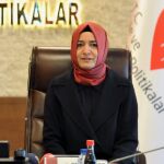 Fatma Betul Sayan Kaya viajaba en un convoy por carretera