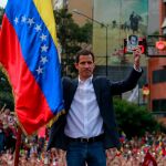 El presidente del Parlamento venezolano, Juan Guaidó al anunciar que asume las competencias del Ejecutivo el pasado miércoles.