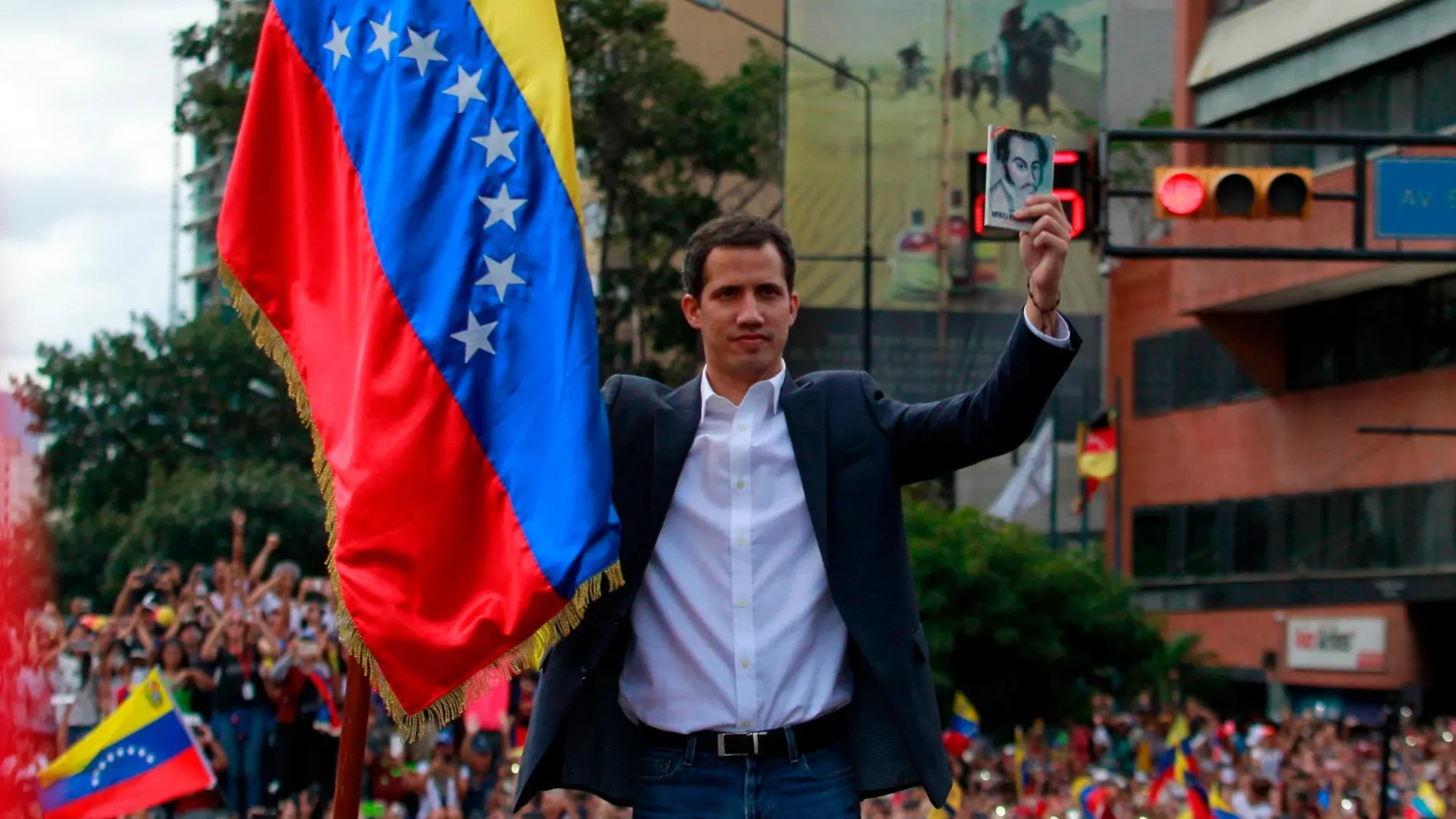 El presidente del Parlamento venezolano, Juan Guaidó al anunciar que asume las competencias del Ejecutivo el pasado miércoles.