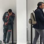 Cazorla llorando en el pasillo del vestuario