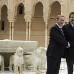 Rajoy y Enda Kenny, primer ministro irlandés y presidente de turno de la UE, mantuvieron ayer un encuentro bilateral en la Alhambra de Granada