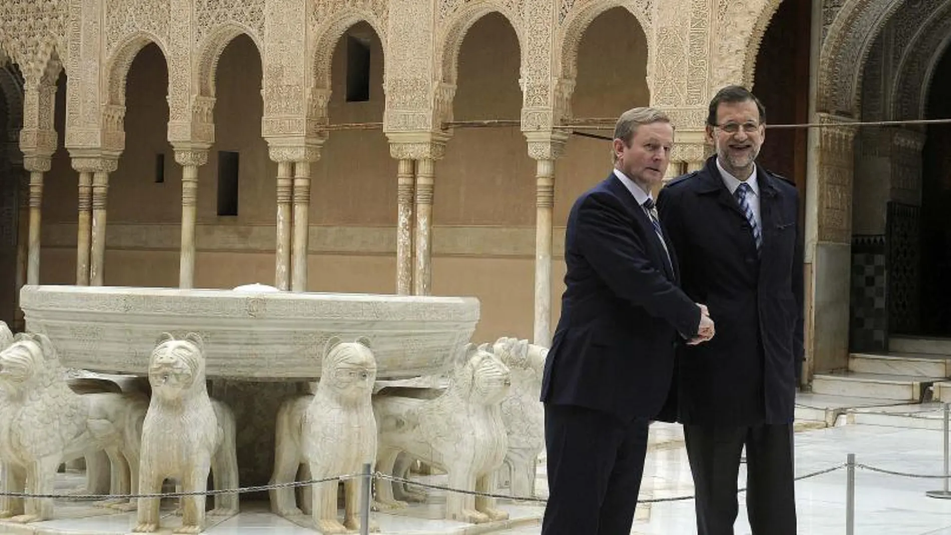 Rajoy y Enda Kenny, primer ministro irlandés y presidente de turno de la UE, mantuvieron ayer un encuentro bilateral en la Alhambra de Granada