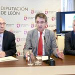 Martínez Majo junto a Tomás Azcárate y el diputado Genaro Martínez
