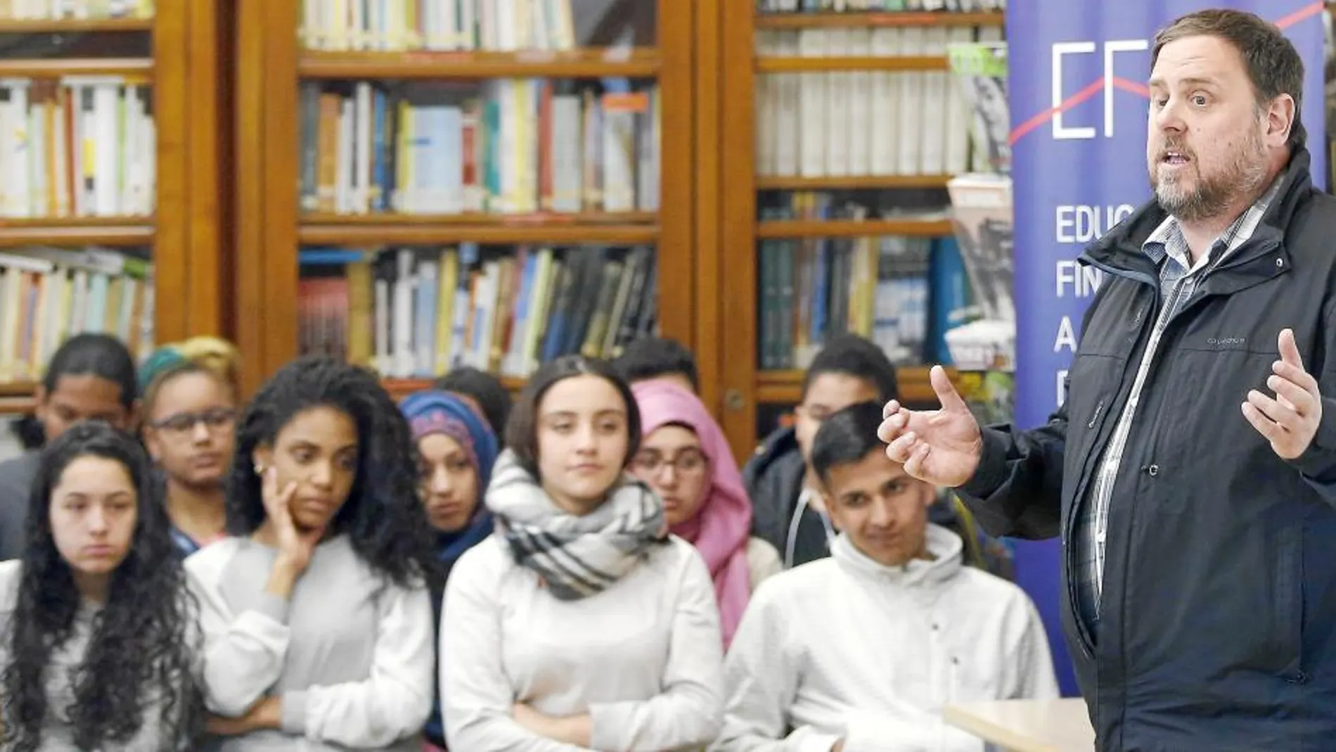Oriol Junqueras ofreció una clase magistral de cuarto de la ESO en el Institut Milà i Fontanals de Barcelona