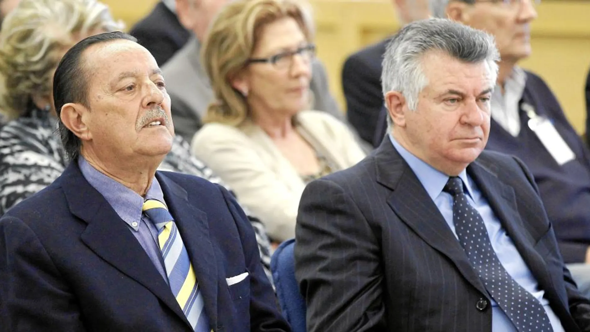 Julián Muñoz y José Antonio Roca, en el juzgado