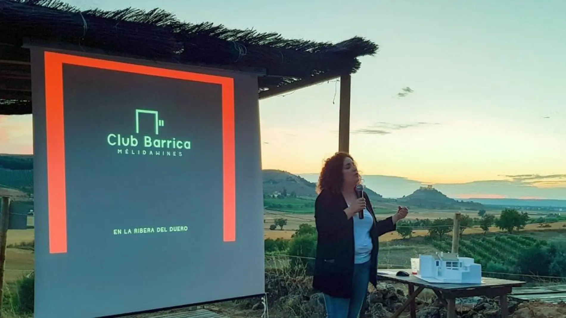 La enóloga Silvia Herrera presenta el proyecto enoturístico «Mélida Wines»