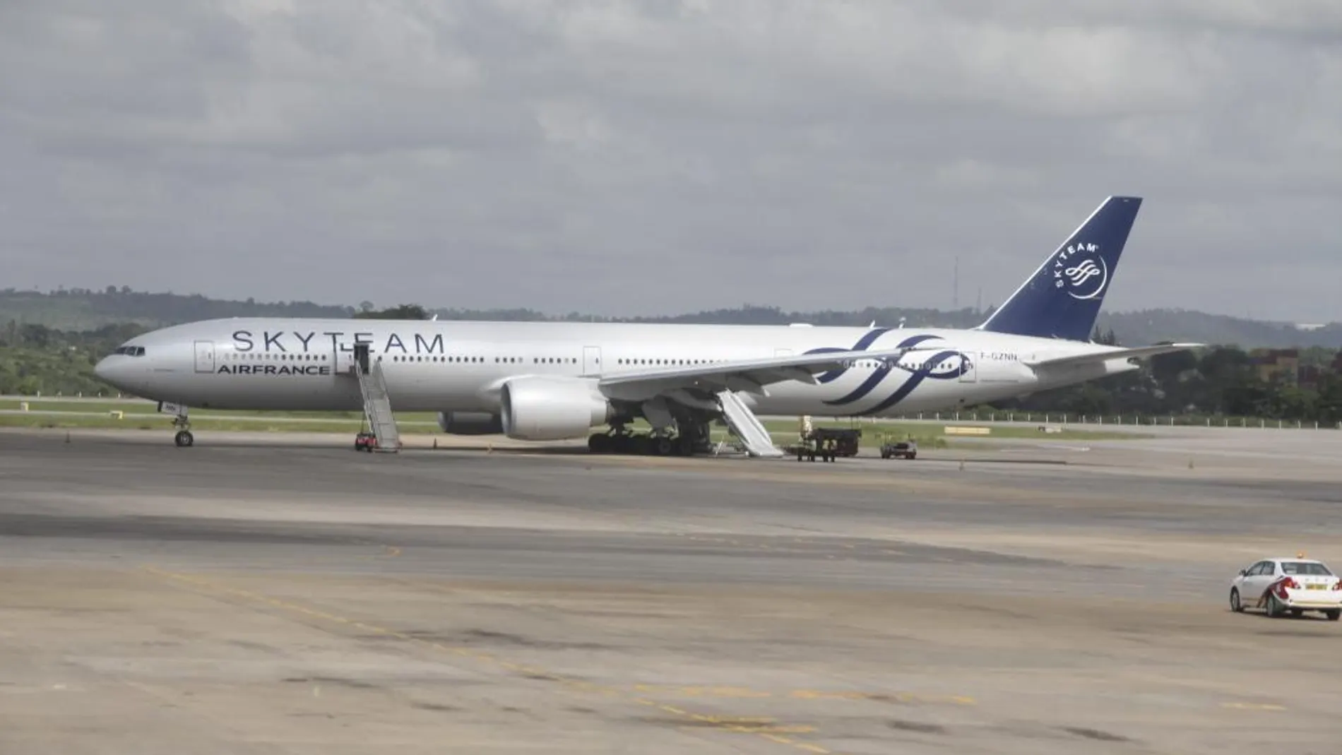 El avión de Air France ha aterrizado de emergencia en Kenia