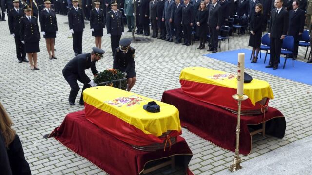 Momento del funeral de Estado por los policías Jorge García Tudela e Isidro Gabino San Martín Hernández.