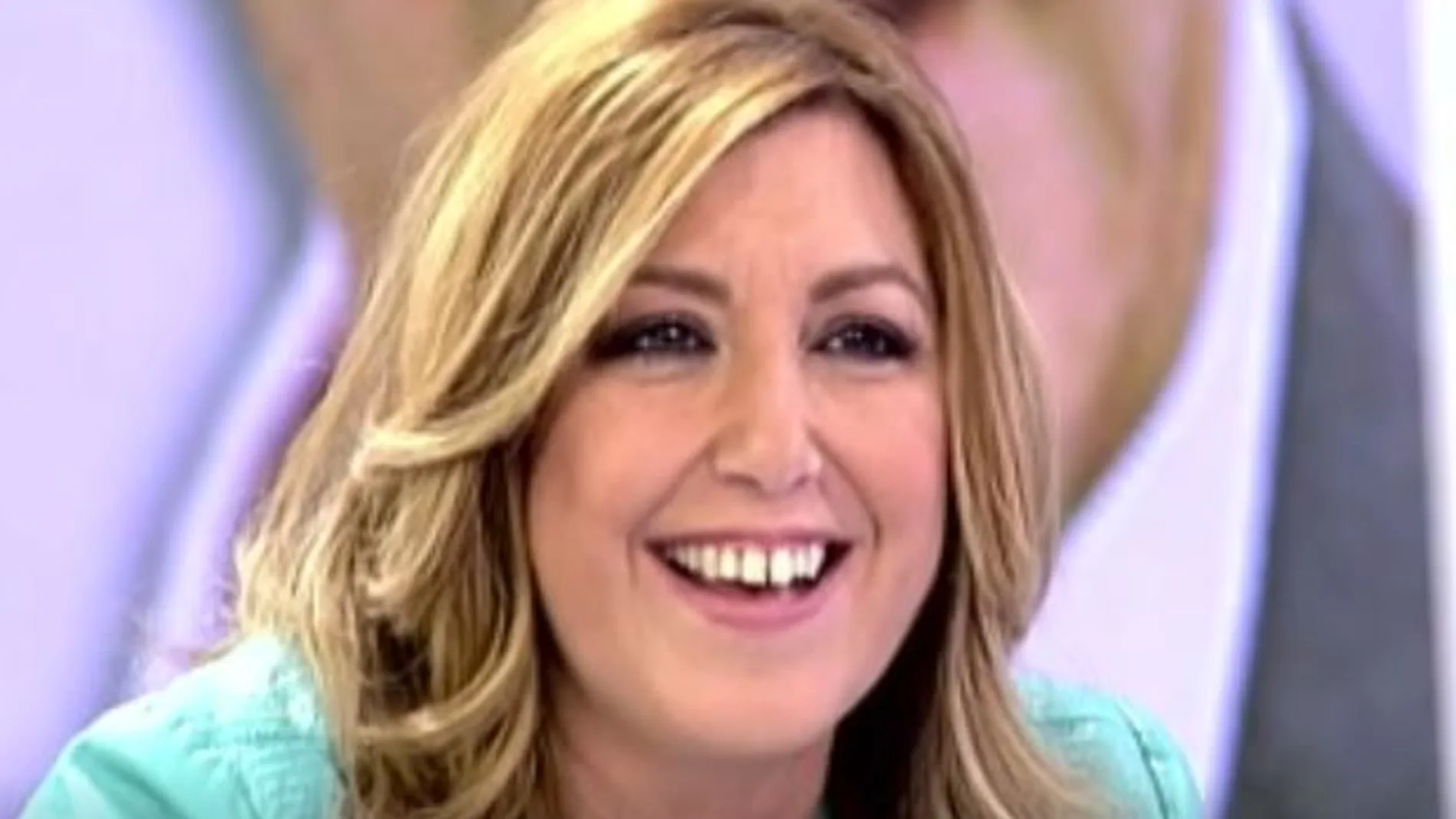 Susana Díaz bromeó sobre su cazadora durante la entrevista y dijo que con ella ganó al PP y a Podemos en Andalucía