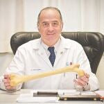 Dr. Javier Vaquero, Jefe del Servicio de Traumatología y Cirugía Ortopédica del Hospital Universitario Gregorio Marañón