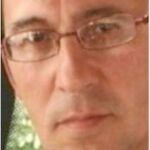 Javier García tiene 50 años