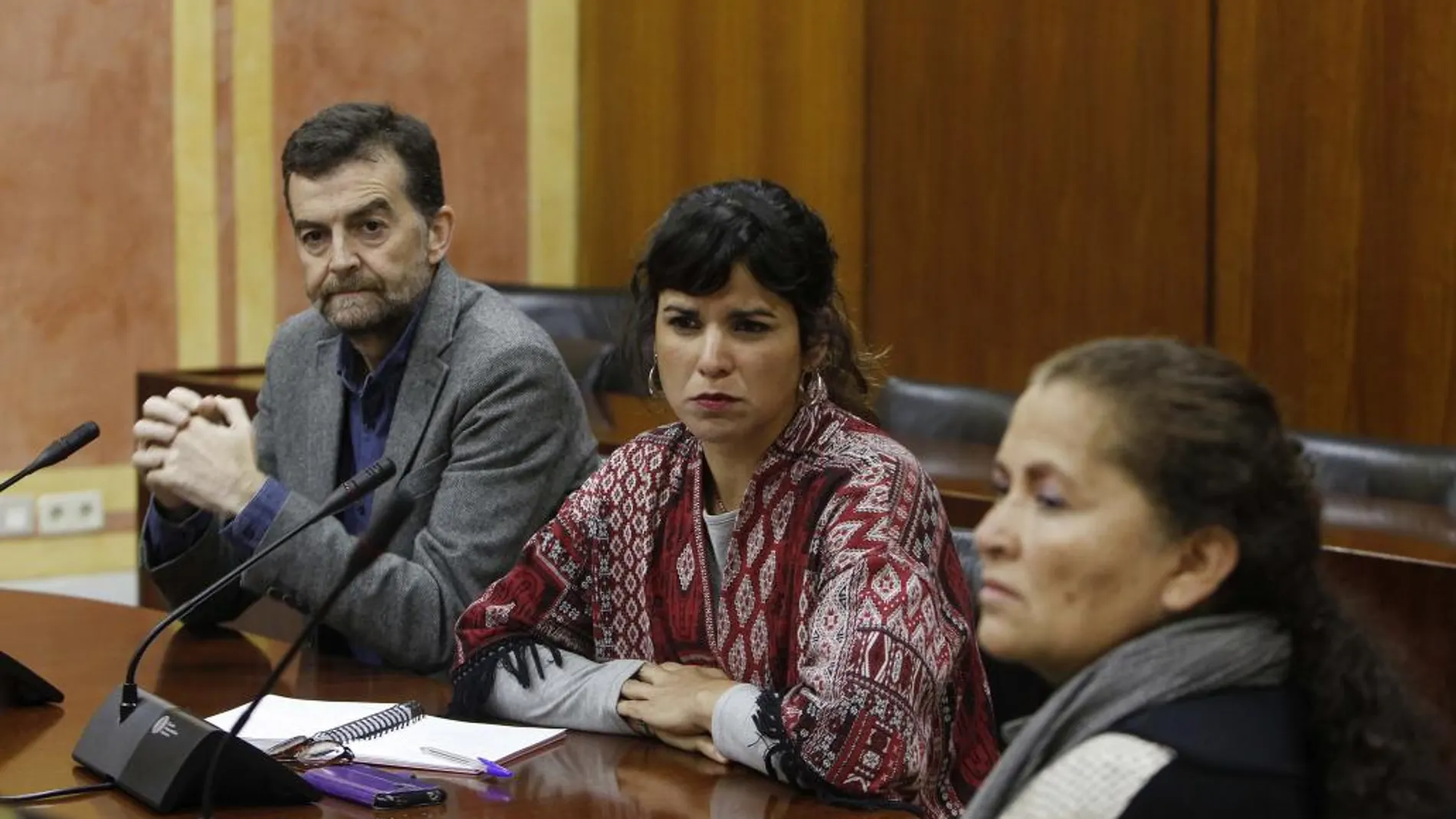 Antonio Maíllo y Teresa Rodríguez, en el Parlamento andaluz