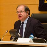 El presidente de la Junta, Juan Vicente Herrera, expone los planteamientos del Ejecutivo para el Plan de Vivienda