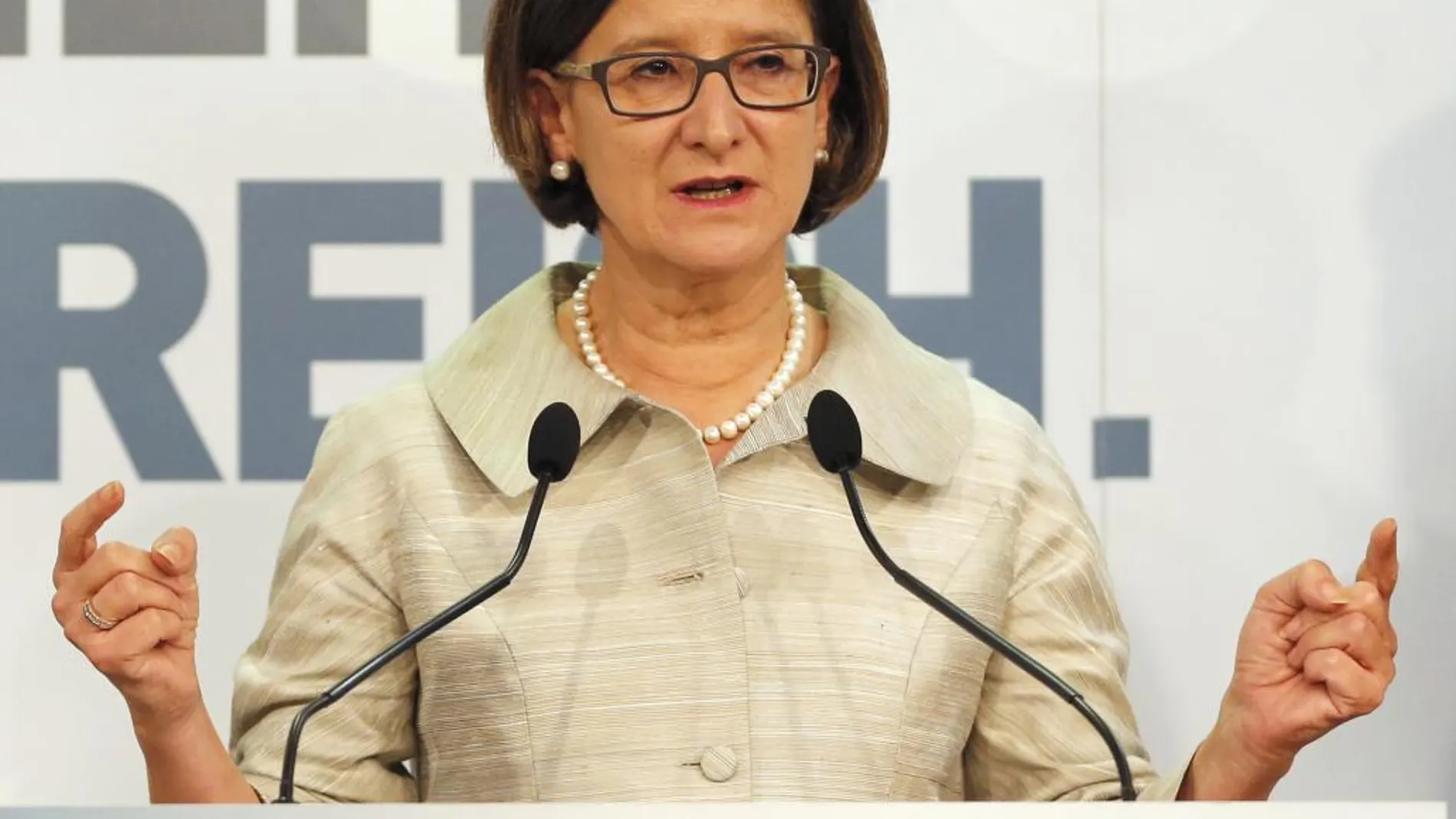 La ministra de Interior, Johanna Mikl-Leitner, durante una rueda de prensa en Viena