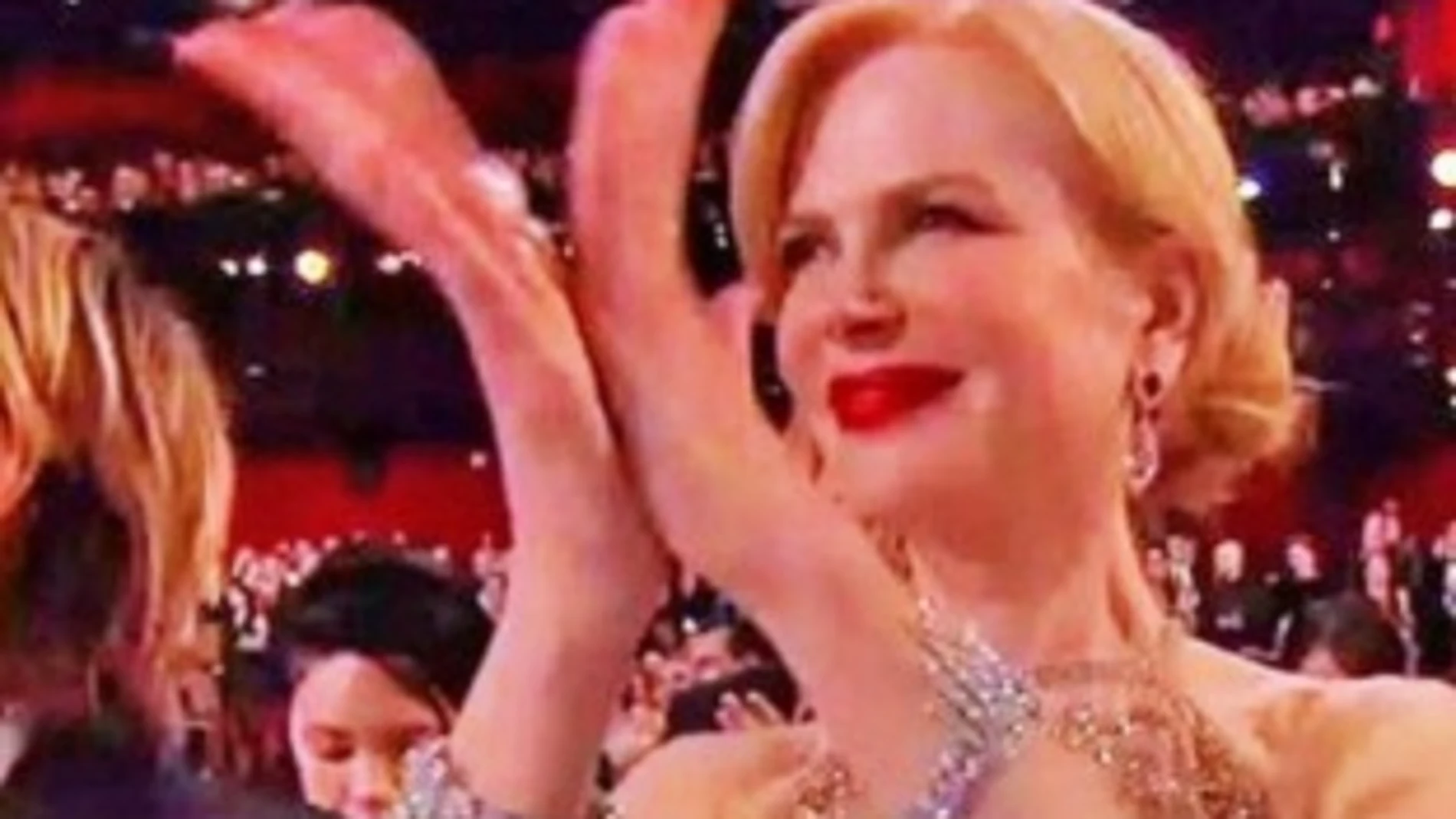 Nicole Kidman explica la razón de sus extraños aplausos en los Oscar