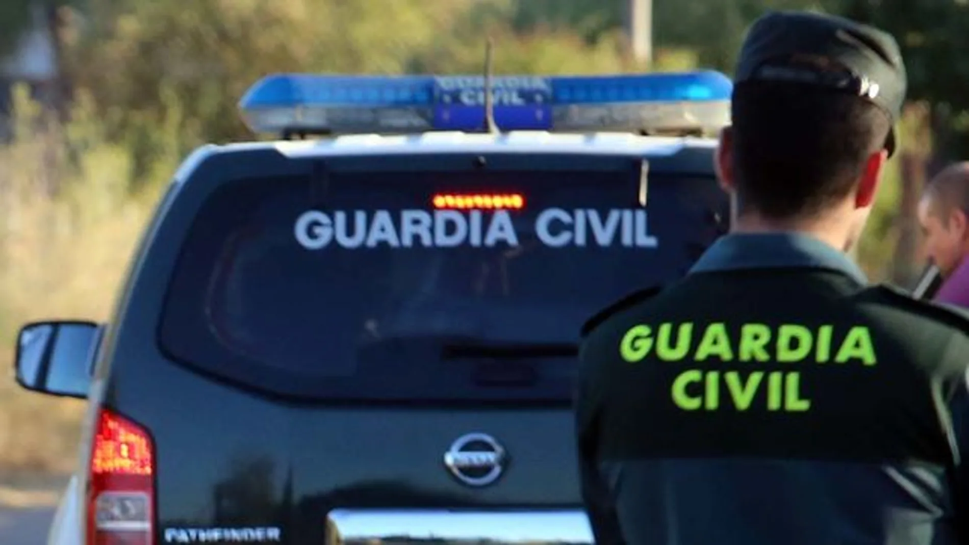Los agentes de Guardia Civil, que prestaban servicio en la zona, fueron atacados tras intentar mediar en una pelea / Efe