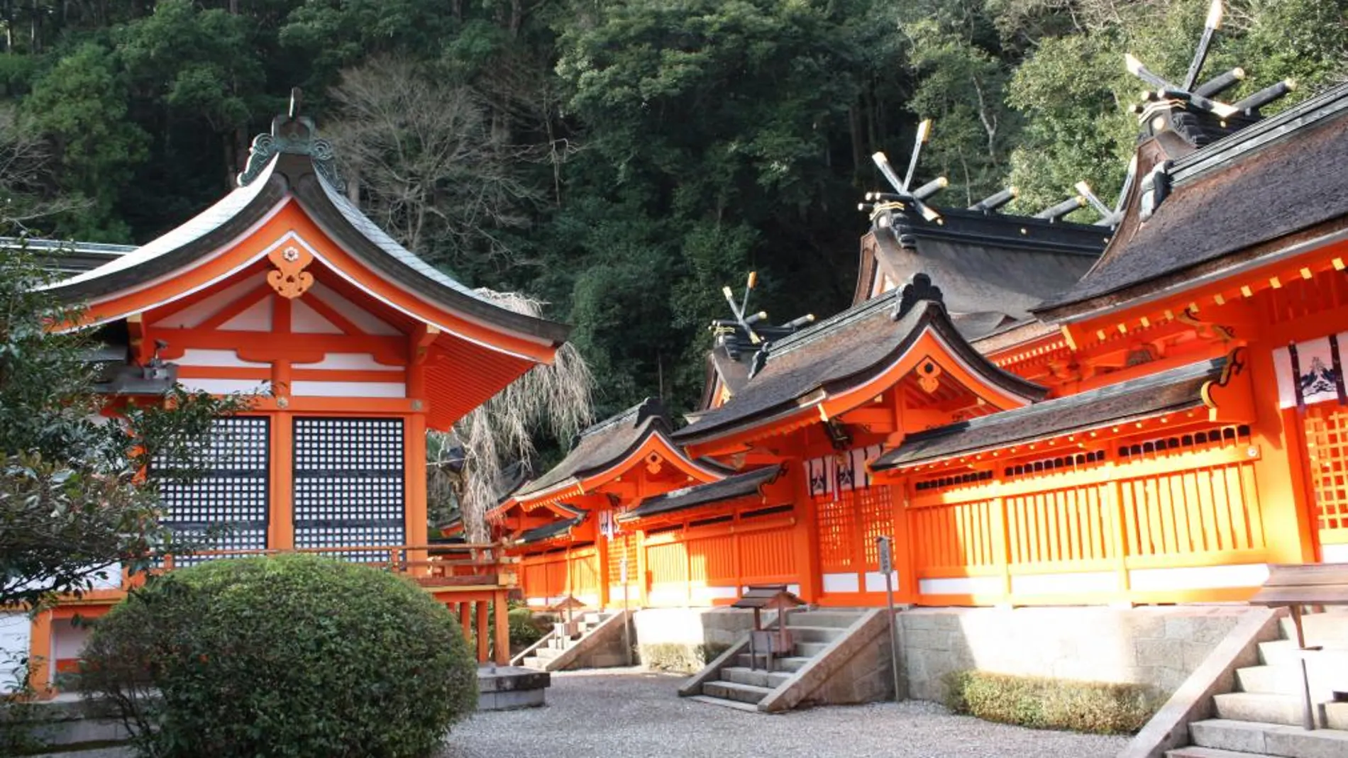 El color rojo es muy característico de los templos sintoistas