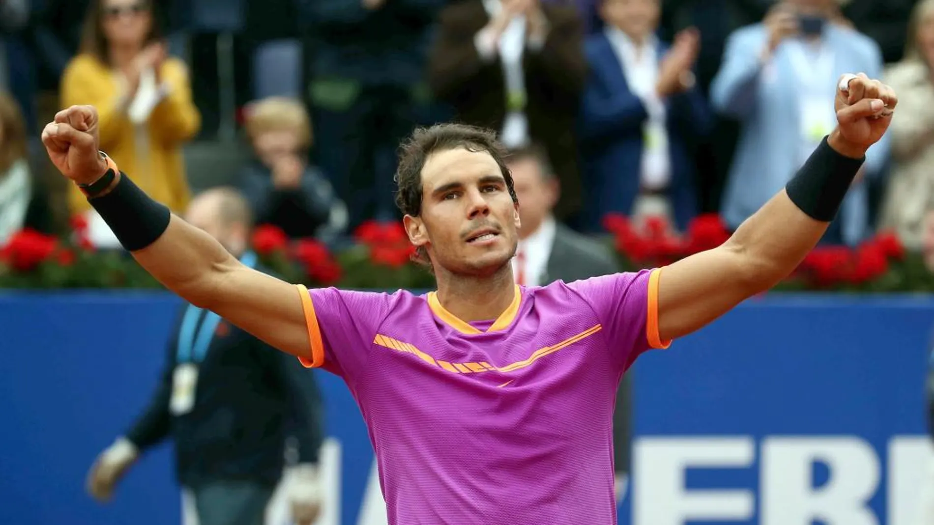 El tenista español Rafa Nadal celebra su victoria al finalizar su partido ante el argentino Horacio Zeballos.