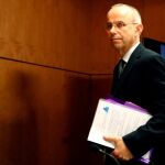 Günter Lubitz, a su llegada a una conferencia de prensa en Berlín