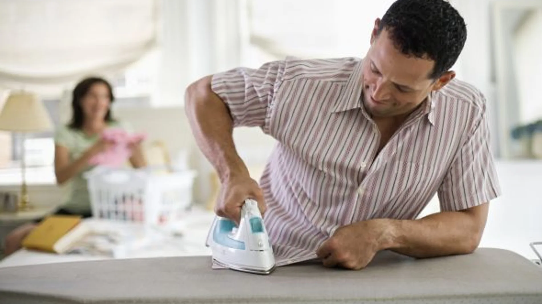 Las tareas domésticas mejoran la salud de los hombres obesos