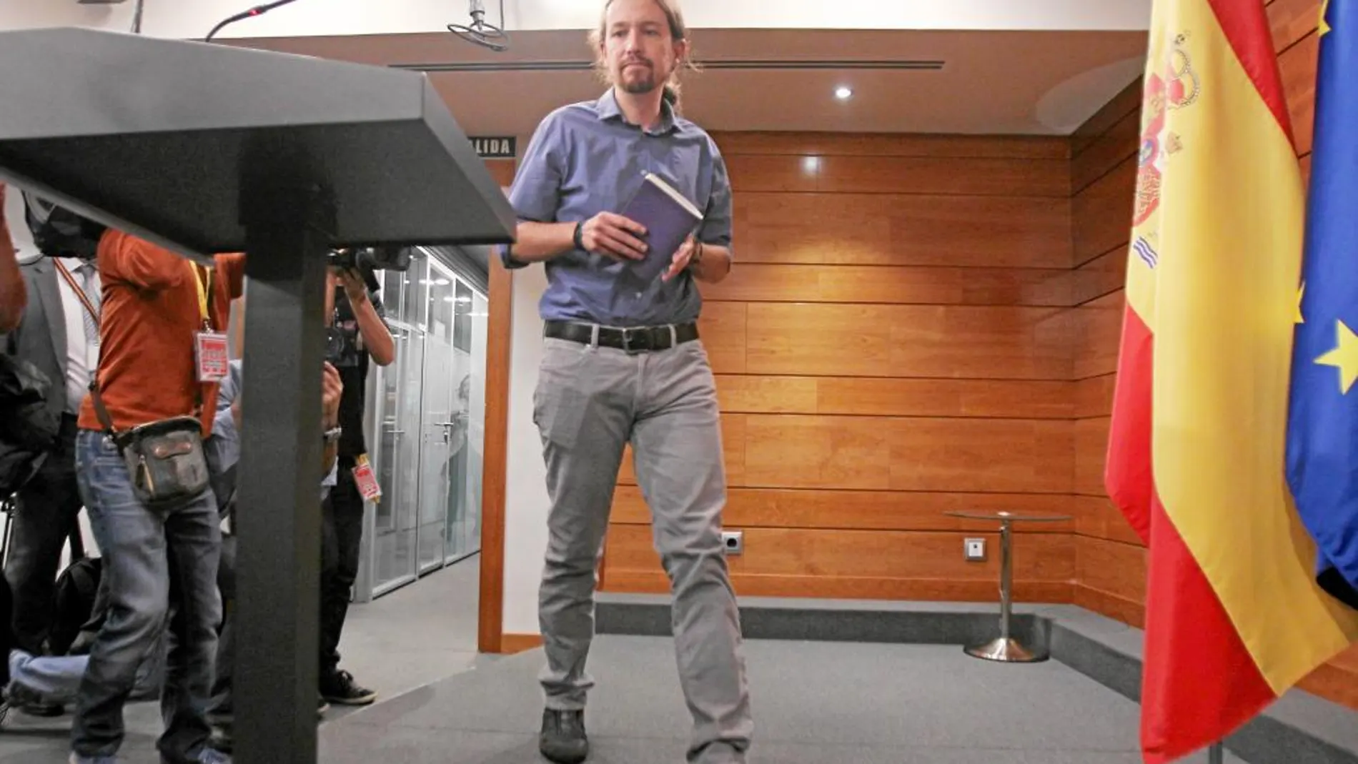 Pablo Iglesias en su primera rueda de prensa en Moncloa